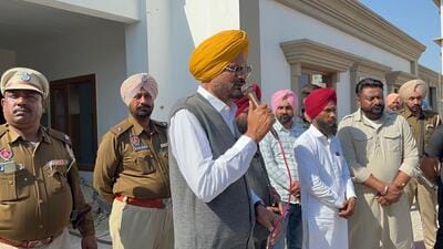 Slain Punjabi singer Sidhu Moose Wala’s father Balkaur Singh Sidhu addressing a gathering in his village. (HT Photo) Slain Punjabi singer Sidhu Moose Wala’s father Balkaur Singh Sidhu addressing a gathering in his village. (HT Photo)