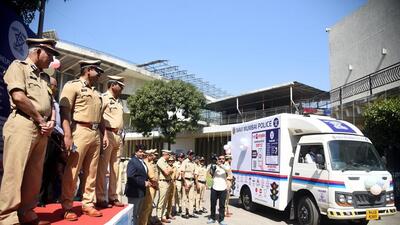 Navi Mumbai, India - February 13, 2023: Additional DGP Maharashtra Police (Law and Order) Kulwant Kumar Sarangal launches "Dial 112" project in case of emergency for citizens of the city at en event "Alert Navi Mumbaikar" organised by Navi Mumbai Police, at CIDCO Auditorium, Vashi, in Navi Mumbai, India, on Monday, February 13, 2023. (Photo by Bachchan Kumar/HT PHOTO) (HT PHOTO) Navi Mumbai, India - February 13, 2023: Additional DGP Maharashtra Police (Law and Order) Kulwant Kumar Sarangal launches "Dial 112" project in case of emergency for citizens of the city at en event "Alert Navi Mumbaikar" organised by Navi Mumbai Police, at CIDCO Auditorium, Vashi, in Navi Mumbai, India, on Monday, February 13, 2023. (Photo by Bachchan Kumar/HT PHOTO) (HT PHOTO)