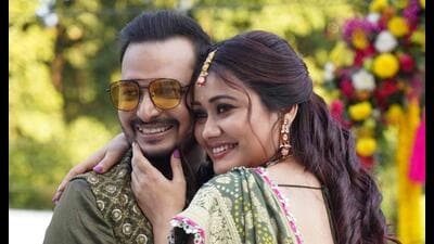 Paritosh Tripathi with wife Meenakshi Chand Paritosh Tripathi with wife Meenakshi Chand