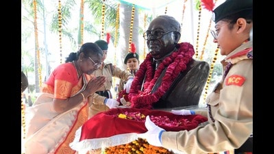 President Droupadi Murmu paying tribute to Dr BR Ambedkar at BBA University in Lucknow on Feb 13. (Sourced) President Droupadi Murmu paying tribute to Dr BR Ambedkar at BBA University in Lucknow on Feb 13. (Sourced)