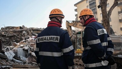 Turkey Earthquake: Team searches through the rubble of collapsed buildings in Kahramanmaras. (AFP) Turkey Earthquake: Team searches through the rubble of collapsed buildings in Kahramanmaras. (AFP)