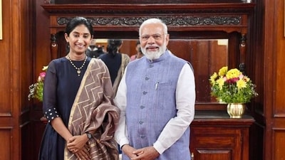 A well-known comedian, Aiyyo Shraddha, poses with Prime Minister Narendra Modi in Bengaluru. ( aiyyoshraddha/Instagram) A well-known comedian, Aiyyo Shraddha, poses with Prime Minister Narendra Modi in Bengaluru. ( aiyyoshraddha/Instagram)