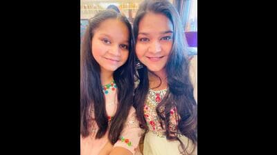 Jagrati Bhardwaj and her younger sister Ishika. (HT Photo)