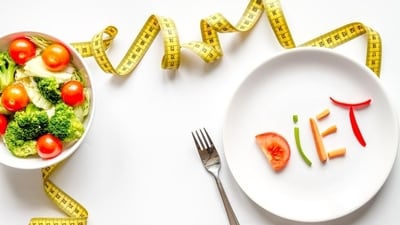 From juice cleanses to low-carb diets, these trendy eating plans promise quick results and often gain popularity through social media and celebrity endorsements. (Shutterstock) From juice cleanses to low-carb diets, these trendy eating plans promise quick results and often gain popularity through social media and celebrity endorsements. (Shutterstock)