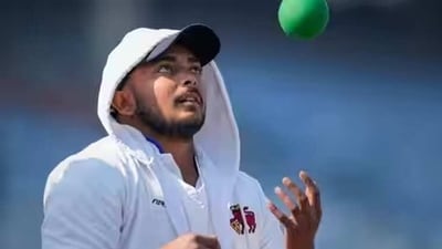 Prithvi Shaw ensured Indian Oil chased down a target of 195 to beat Mumbai Customs Prithvi Shaw ensured Indian Oil chased down a target of 195 to beat Mumbai Customs
