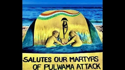 Sudarsan Pattnaik paid tribute with his sand art on the Pulwama terror attack's fourth anniversary. (Twitter/@sudarsansand) Sudarsan Pattnaik paid tribute with his sand art on the Pulwama terror attack's fourth anniversary. (Twitter/@sudarsansand)