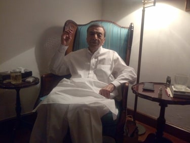 The special arm chair with angular lighting, in which Zia saheb sat and enjoyed his cigarettes. (Photo by Darain Shahidi Dastango) The special arm chair with angular lighting, in which Zia saheb sat and enjoyed his cigarettes. (Photo by Darain Shahidi Dastango)
