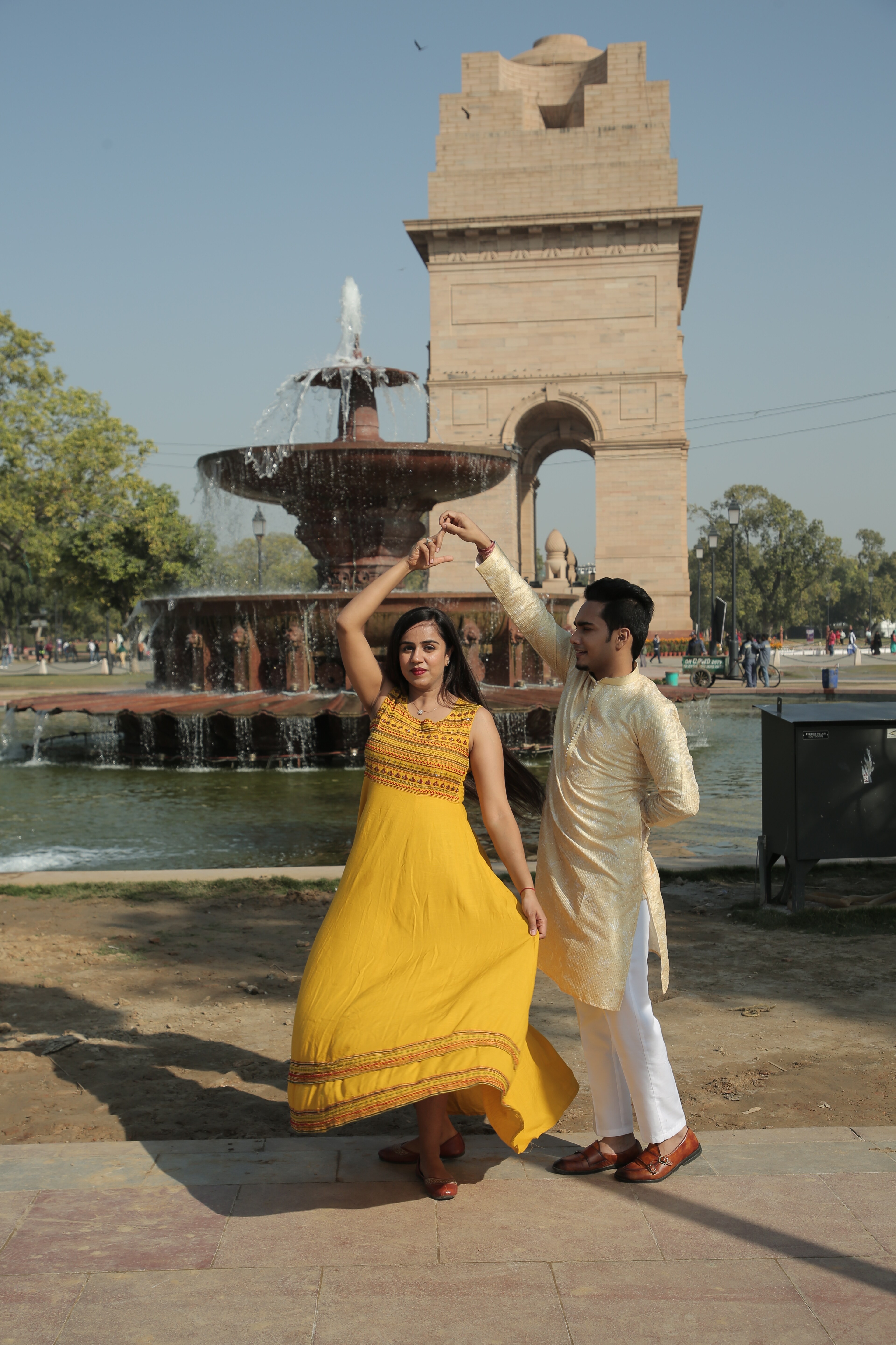 Kapil Gupta and Litika Kakkar soak in the feels of India Gate like old times. Kapil Gupta and Litika Kakkar soak in the feels of India Gate like old times.