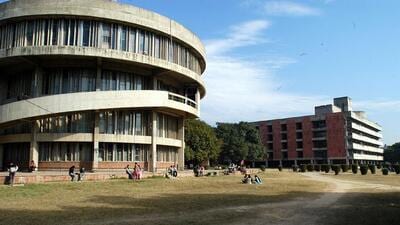 After the Panjab University Teachers Association (PUTA) expressed resentment over the recent appointment of the director, Research and Development Cell (RDC) at the university, now a senior university professor has written to VC Renu Vig expressing concern. (HT File Photo)