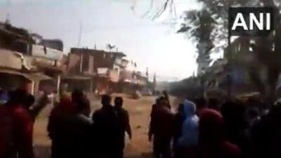 Around a dozen persons including policemen, who rushed to contain the violence, have been injured in the communal clashes that erupted in Jharkhand’s Panki.