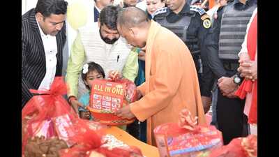 Chief minister Yogi Adityanath inaugurating OPD services of first Ayush university in Gorakhpur. (HT)