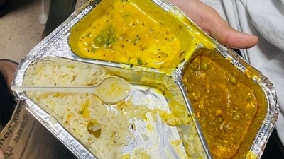 She attached a photograph of the food served on the train - a thali with some rice and two types of vegetable. (@thisisbhumika) She attached a photograph of the food served on the train - a thali with some rice and two types of vegetable. (@thisisbhumika)