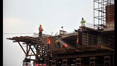 Officials said work on several road and building projects have been stuck owing to delay in the land acquisition despite availability of requisite fund. (HT Photo) Officials said work on several road and building projects have been stuck owing to delay in the land acquisition despite availability of requisite fund. (HT Photo)