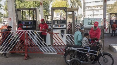 A worker refuels motorcycle at a gas station in Karachi, Pakistan. (Bloomberg) A worker refuels motorcycle at a gas station in Karachi, Pakistan. (Bloomberg)