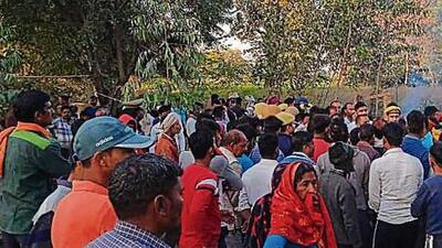 People gather at the site of the Kanpur Dehat incident. (FILE PHOTO)