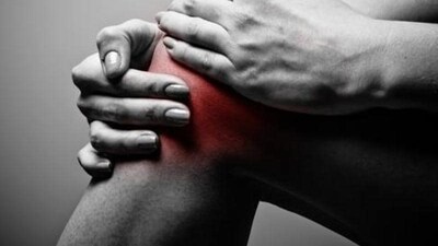 Joint pain: Vitamin C deficiency can cause joint pain and stiffness.&nbsp; (Shutterstock)