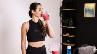 Toxins are harmful substances that can accumulate in the body due to exposure to pollution, poor diet, stress, and other factors. Detoxification is important because it can help our bodies eliminate these harmful substances and restore our natural balance. Here are seven ways to detoxify your body naturally. (Freepik) Toxins are harmful substances that can accumulate in the body due to exposure to pollution, poor diet, stress, and other factors. Detoxification is important because it can help our bodies eliminate these harmful substances and restore our natural balance. Here are seven ways to detoxify your body naturally. (Freepik)