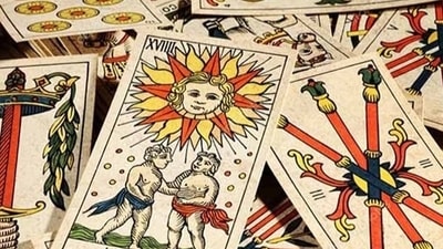 Tina Mukerji explains the five kinds of tarot cards. (HT File) Tina Mukerji explains the five kinds of tarot cards. (HT File)