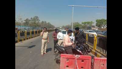 Police officials have been taking action from Rakshak Chowk to Pimple Suadagar (HT PHOTO)