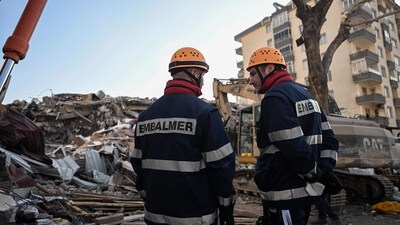 Turkey Earthquake: Team searches through the rubble of collapsed buildings in Kahramanmaras. (AFP) Turkey Earthquake: Team searches through the rubble of collapsed buildings in Kahramanmaras. (AFP)