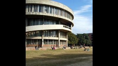 While around 2,100 non-teaching staffers at PU are awaiting the pay revision, officials concerned said that by scrapping the AFU scheme as it was not part of Punjab’s pay structure, the cases of only a few hundred employees can be cleared for pay revision. However, the majority of them are those who are availing the secretariat pay. (HT File Photo) While around 2,100 non-teaching staffers at PU are awaiting the pay revision, officials concerned said that by scrapping the AFU scheme as it was not part of Punjab’s pay structure, the cases of only a few hundred employees can be cleared for pay revision. However, the majority of them are those who are availing the secretariat pay. (HT File Photo)
