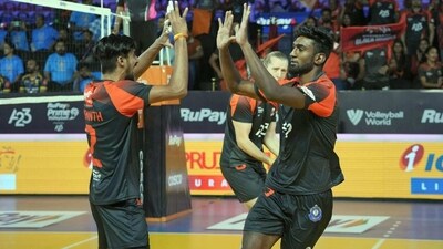 Hyderabad Black Hawks vs Kochi Blues
