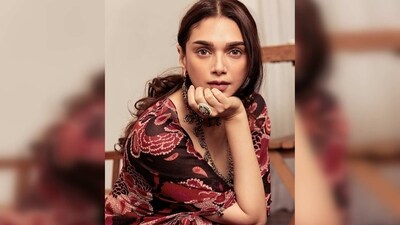 Aditi Rao Hydari's stylist gave an earthy touch to her look by styling her outfit with oxidised silver jewellery from Sangeeta Boochra's jewellery line. (Instagram/@aditiraohydari) Aditi Rao Hydari's stylist gave an earthy touch to her look by styling her outfit with oxidised silver jewellery from Sangeeta Boochra's jewellery line. (Instagram/@aditiraohydari)