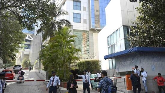 Security guards outside a building housing BBC office during an income tax survey, in Mumbai. (HT photo)