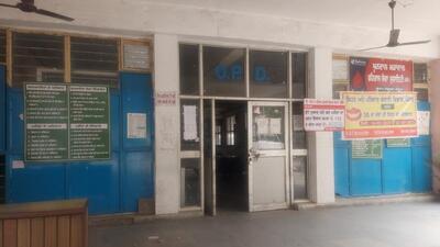 Ludhiana civil hospital staff suspended RT-PCR sample collection after altercation with NGO members. (HT File) Ludhiana civil hospital staff suspended RT-PCR sample collection after altercation with NGO members. (HT File)