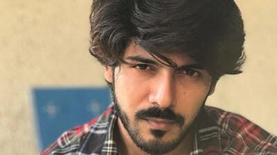 Mumbai, India - December 25, 2022: Police arrest accused Sheezan Khan in Tunisha Sharma suicide case, at Waliv Police Station, at Vasai, India, on Sunday, December 25, 2022. (HT Photo) (HT PHOTO)