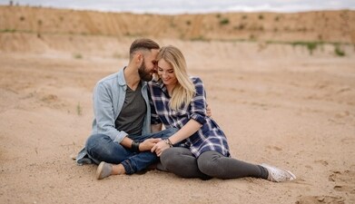 On the fourth day of Anti-Valentine's Week, people celebrate "Flirting Day" on February 18 as a way to enjoy the single life and engage in lighthearted interactions with others. (Pexels) On the fourth day of Anti-Valentine's Week, people celebrate "Flirting Day" on February 18 as a way to enjoy the single life and engage in lighthearted interactions with others. (Pexels)