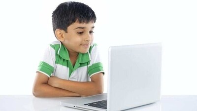 Screen time is a part of everyday life for most kids today, from online homework to chatting with friends or playing games. However, while the digital world can offer many benefits, it also presents risks. As a parent, it's essential to teach your child how to navigate the online world safely. Jess VanderWier, registered psychotherapist and parenting expert, suggested five screen safety rules for kids in her recent Instagram post. (Shutterstock) Screen time is a part of everyday life for most kids today, from online homework to chatting with friends or playing games. However, while the digital world can offer many benefits, it also presents risks. As a parent, it's essential to teach your child how to navigate the online world safely. Jess VanderWier, registered psychotherapist and parenting expert, suggested five screen safety rules for kids in her recent Instagram post. (Shutterstock)