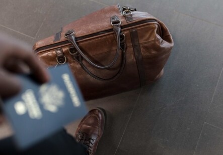 Travel bags should be spacious and lightweight. (Pexels)