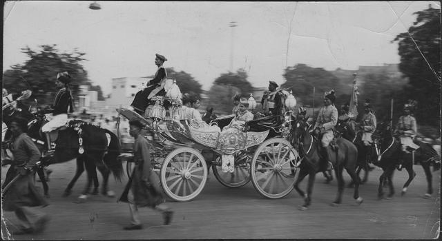 Extravagant royal lives: Maharaja George Jivajirao Scindia going to the temple on 19 October 1937. (HT Archives)