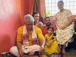 Soha Ali Khan, Kunal Kemmu, his parents and Inaaya Naumi Kemmu celebrated Herath. Soha Ali Khan, Kunal Kemmu, his parents and Inaaya Naumi Kemmu celebrated Herath.