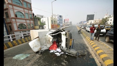 According to police, a car driver abruptly stopped in the middle of the road after noticing an unusual noise coming from the vehicle. (REPRESENTATIVE PIC)