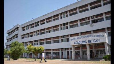 Faculty members at the institutes attribute the poor intake to the delayed Joint Entrance Exam (JEE) last year. (HT) Faculty members at the institutes attribute the poor intake to the delayed Joint Entrance Exam (JEE) last year. (HT)