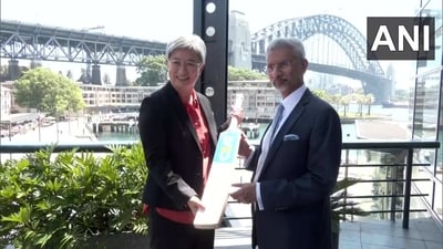 EAM Jaishankar gifts cricket bat signed by Indian cricket captain Rohit Sharma. (ANI) EAM Jaishankar gifts cricket bat signed by Indian cricket captain Rohit Sharma. (ANI)