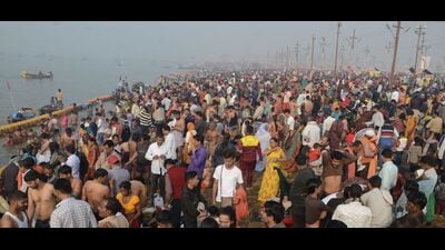 Pilgrims taking a dip on Maha Shivratri at Sangam on Saturday. (Anil Kumar Maurya?HT) Pilgrims taking a dip on Maha Shivratri at Sangam on Saturday. (Anil Kumar Maurya?HT)