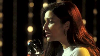 The image shows Parineeti Chopra singing Teri Mitti. (YouTube/@Zee Music Company)
