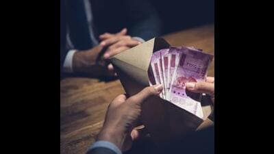 The Anti-Corruption Bureau (ACB), Haryana, has registered a criminal case against an IRS officer, Dheeraj Garg, and officials of the Haryana excise and taxation department for allegedly collecting money from transporters to let them off. (Getty Images/iStockphoto/ Representational image)