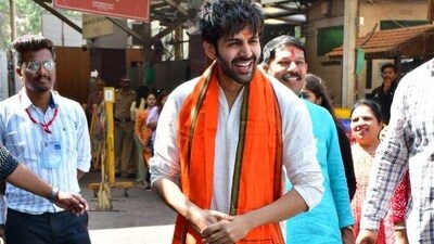 Kartik Aaryan visited the Siddhivinayak Temple in Mumbai on release day of his film Shehzada. 