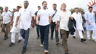 BJP leaders posted photos of Salil Shetty walking the Bharat Jodo Yatra with Rahul Gandhi. Shetty is the VP of Open Society Foundations, funded by Soros. BJP leaders posted photos of Salil Shetty walking the Bharat Jodo Yatra with Rahul Gandhi. Shetty is the VP of Open Society Foundations, funded by Soros.