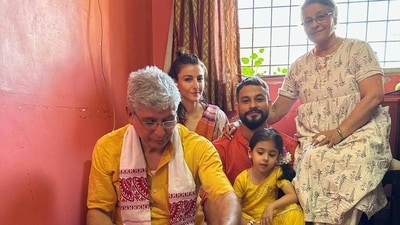 Soha Ali Khan, Kunal Kemmu, his parents and Inaaya Naumi Kemmu celebrated Herath. Soha Ali Khan, Kunal Kemmu, his parents and Inaaya Naumi Kemmu celebrated Herath.