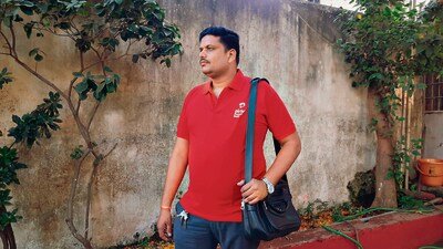 Cops pose as SIM salesmen to nab thief