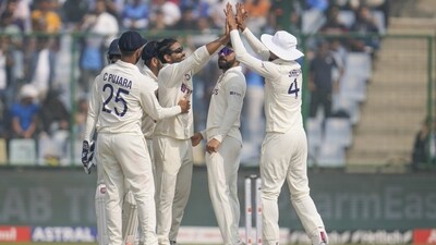 India's Ravindra Jadeja, center without cap, celebrate with teammates the dismissal of Australia's Alex Carey during Day 3 of 2nd Test between India and Australia in Delhi (AP)