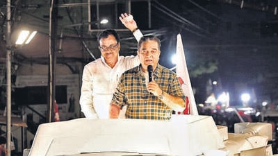Kamal Haasan campaigning for DMK-Congress alliance candidate EVKS Elangovan in Erode East bypoll on Sunday. (ANI)