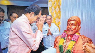Mumbai: Former Maharashtra chief minister Uddhav Thackeray pays tribute to the bust of Chhatrapati Shivaji Maharaj, in Mumbai, Sunday, Feb. 19, 2023. (PTI Photo) (PTI02_19_2023_000369B) (PTI) Mumbai: Former Maharashtra chief minister Uddhav Thackeray pays tribute to the bust of Chhatrapati Shivaji Maharaj, in Mumbai, Sunday, Feb. 19, 2023. (PTI Photo) (PTI02_19_2023_000369B) (PTI)