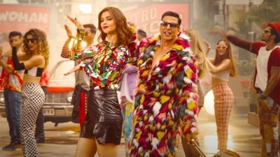 Akshay Kumar and Diana Penty in a still from the song Kudi Chamkeeli from the upcoming film Selfiee. Akshay Kumar and Diana Penty in a still from the song Kudi Chamkeeli from the upcoming film Selfiee.
