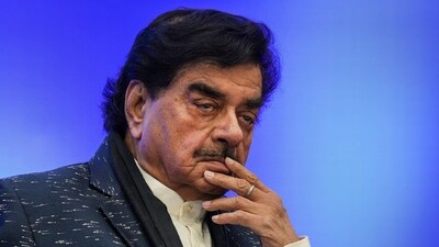 Shatrughan Sinha's first big film as lead hero was with Kalicharan in 1976 (PTI Photo/Shahbaz Khan)
(PTI01_07_2023_000204B) (PTI) Shatrughan Sinha's first big film as lead hero was with Kalicharan in 1976 (PTI Photo/Shahbaz Khan)
(PTI01_07_2023_000204B) (PTI)